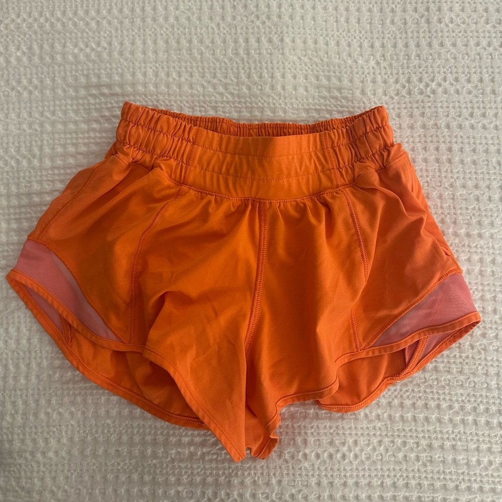 Lululemon 2.5” Hotty Hot Shorts
